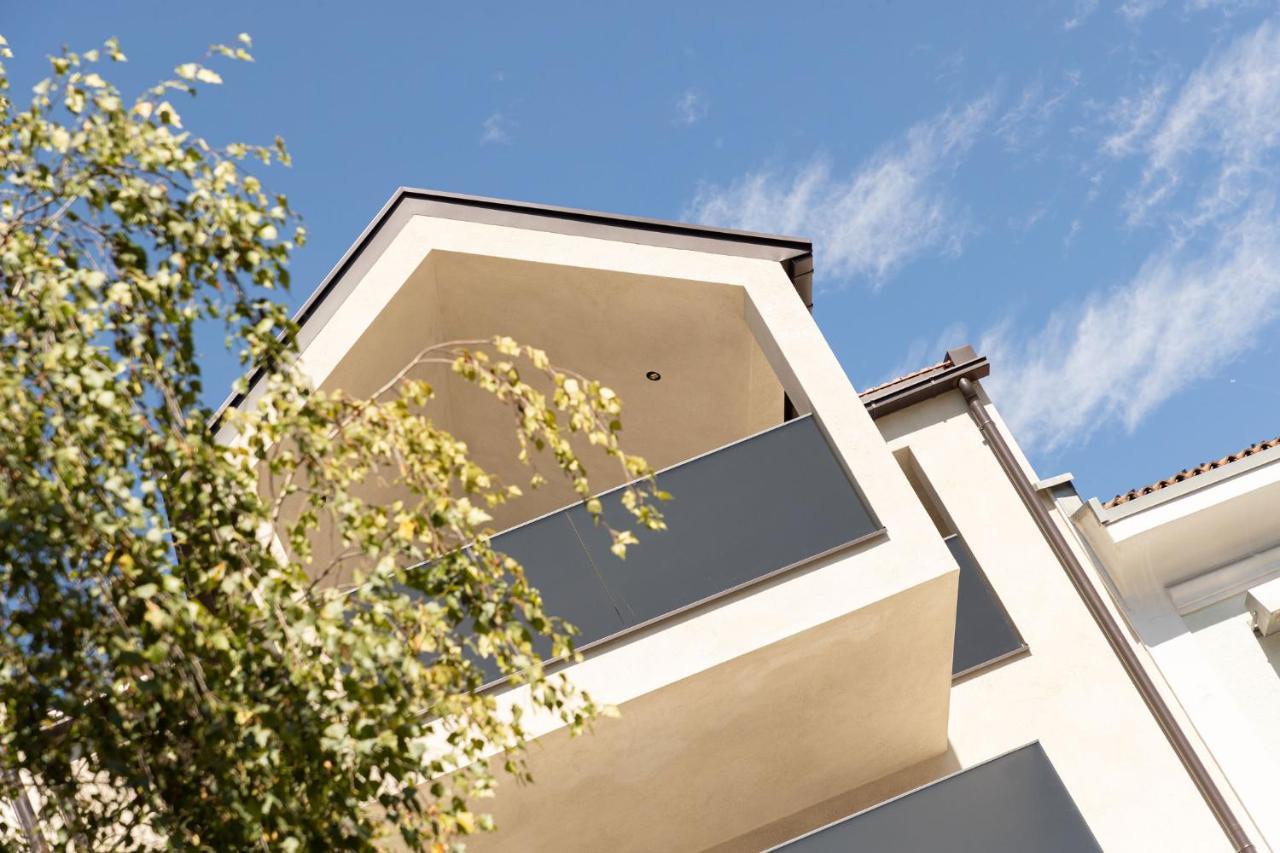 Nice Living Neue: Modern Apartments in Brixen's Heart with Free Brixencard Exterior photo