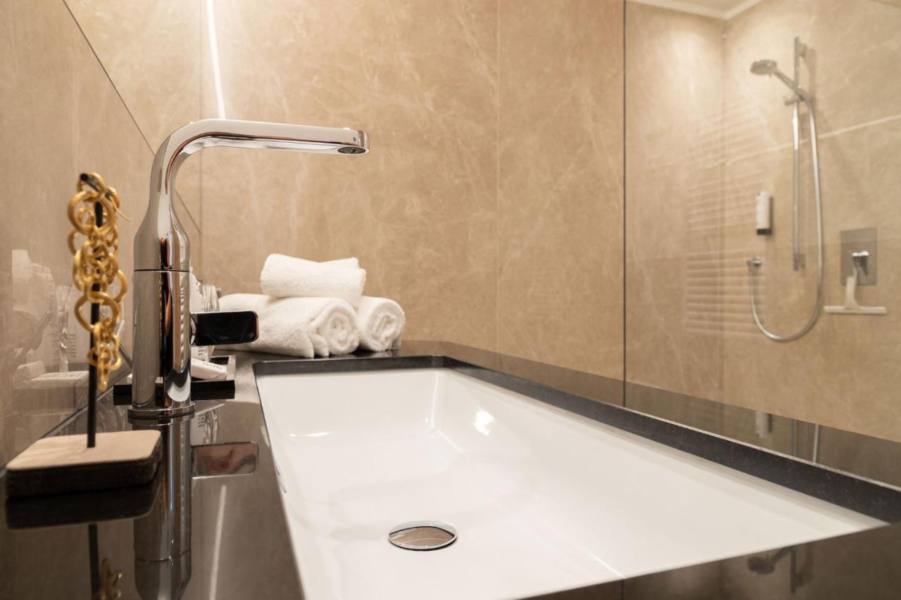 Nice Living Neue: Modern Apartments in Brixen's Heart with Free Brixencard Exterior photo